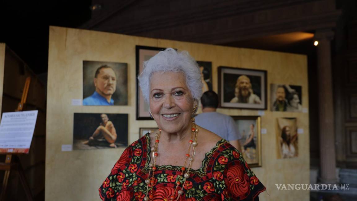 ‘Retratar al artista en escena’: Mercedes Murguía presenta pinturas de actores saltillenses