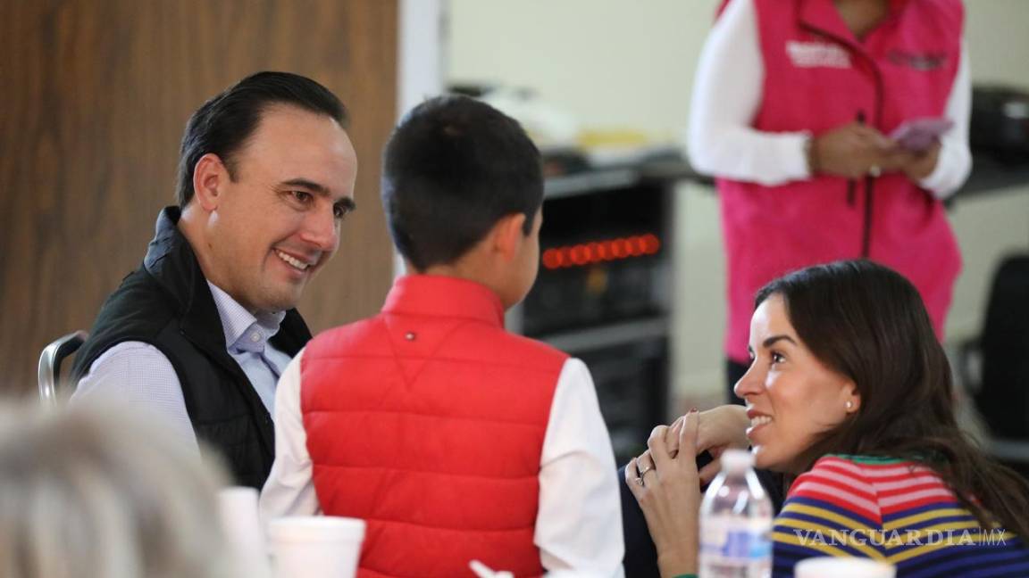 $!El Mandatario y su fmailia expresaron sus felicitaciones por estas fechas decembrinas.