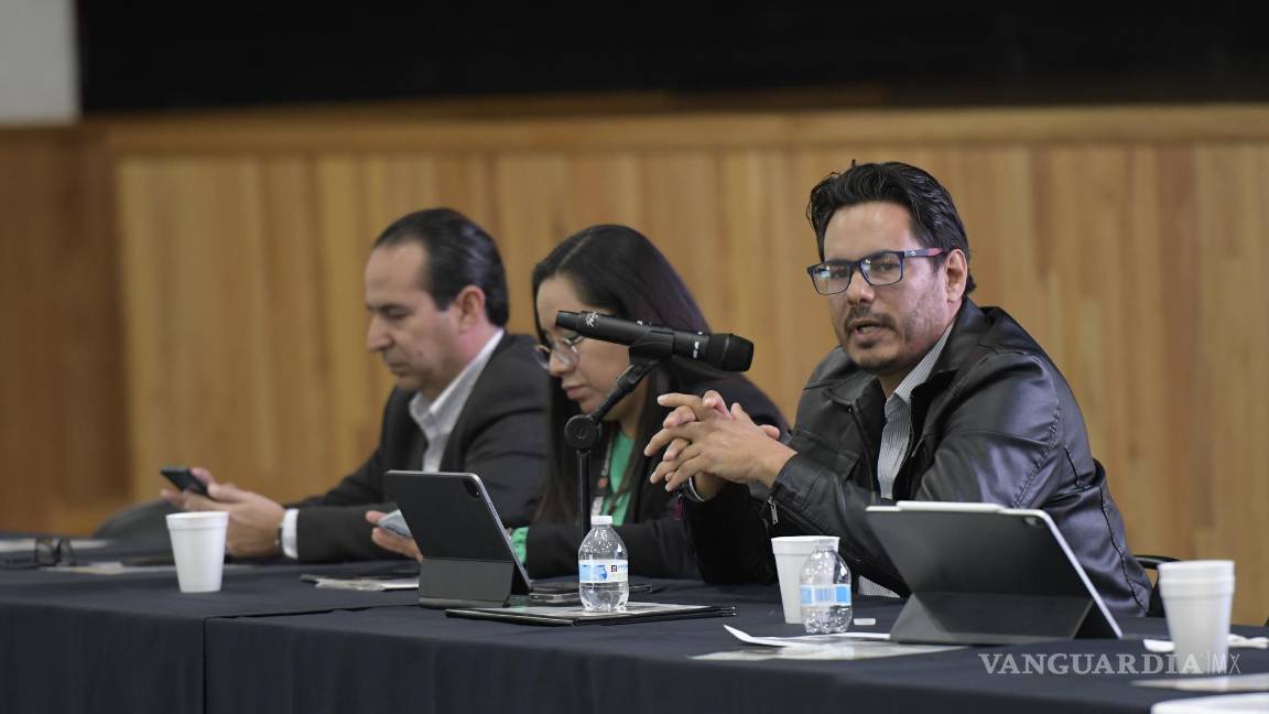 $!El presidente consejero del IEC, Rodrigo Paredes, estuvo este miércoles en un evento con los titulares de la Coparmex, el INE y la UAdeC.