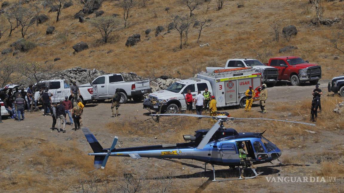 $!Los cuerpos fueron trasladados en un helicóptero Zeus de la Comisaría de Guadalajara al Instituto Jalisciense de Ciencias Forenses-