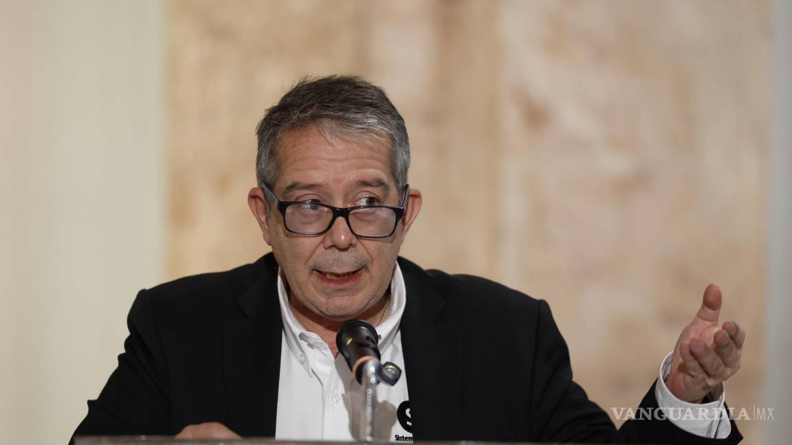 $!El presidente del Sistema Público de Radiodifusión del Estado Mexicano (SPR), Jenaro Villamil, durante el lanzamiento del canal público TV Migrante.