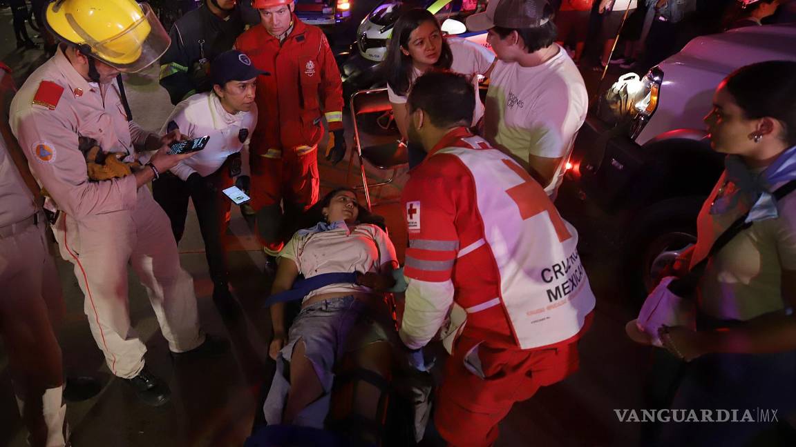 $!Personas que participaban en un evento provida fueron atropelladas por un hombre a bordo de una camioneta a las afueras de la catedral de Guadalajara, Jalisco.