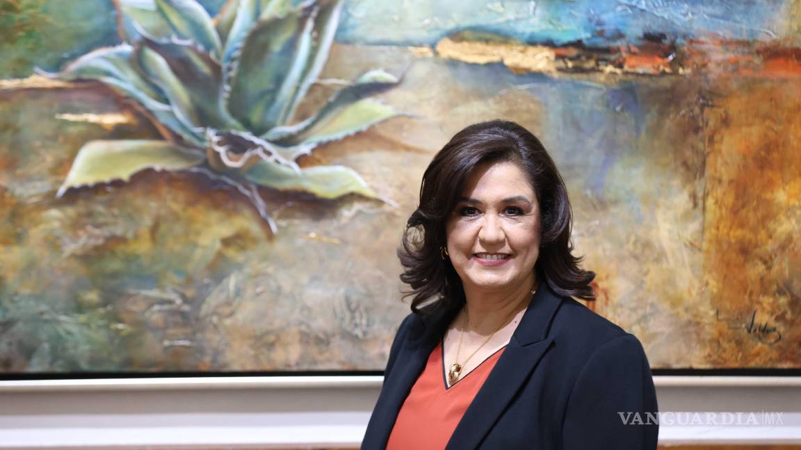 Laura Valdez inaugura exposición de pintura ‘Contrastes’: Reúne el mar y el desierto con arte