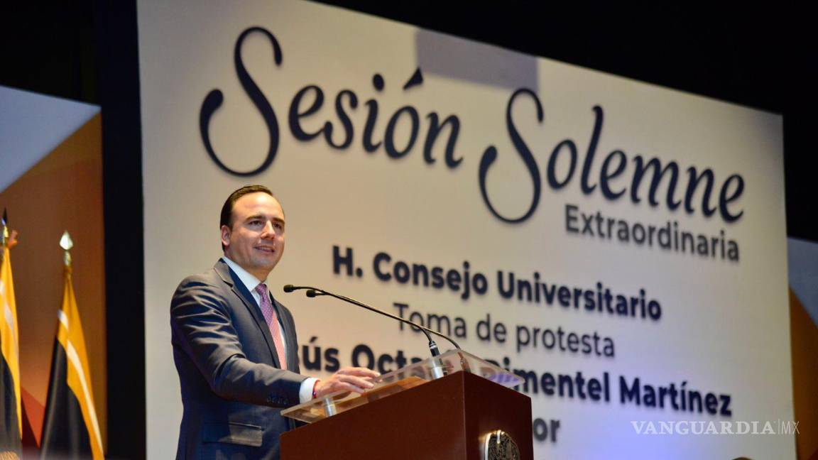 $!El gobernador Manolo Jiménez estuvo presente en la toma de protesta de Octavio Pimentel.