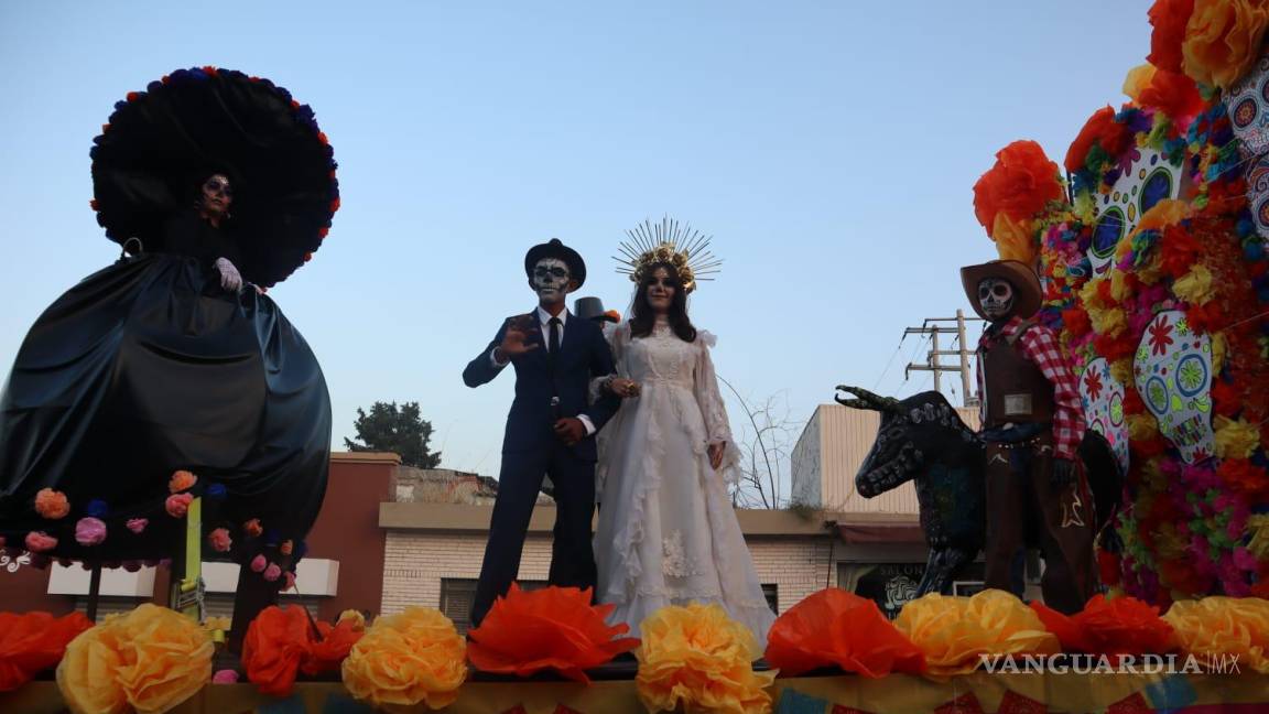 Desfile Xantolo, recorre el Centro Histórico de Saltillo en conmemoración a la muerte