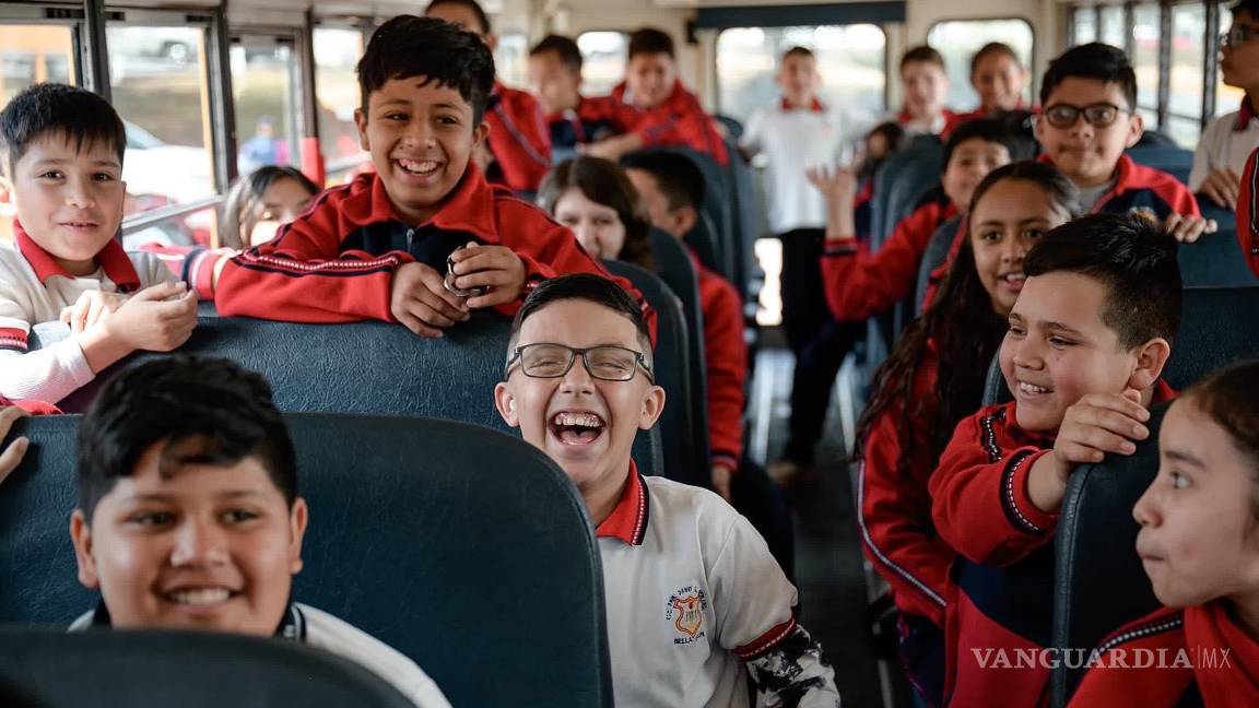 $!Los estudiantes de las comunidades rurales ahora tienen acceso a transporte para asistir diariamente a sus clases sin riesgo de ausentismo.