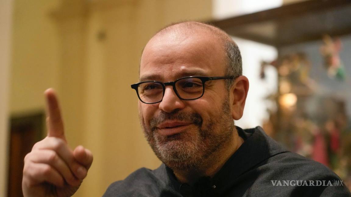 $!El fraile franciscano Paolo Benanti, experto del Vaticano en inteligencia artificial en Roma.