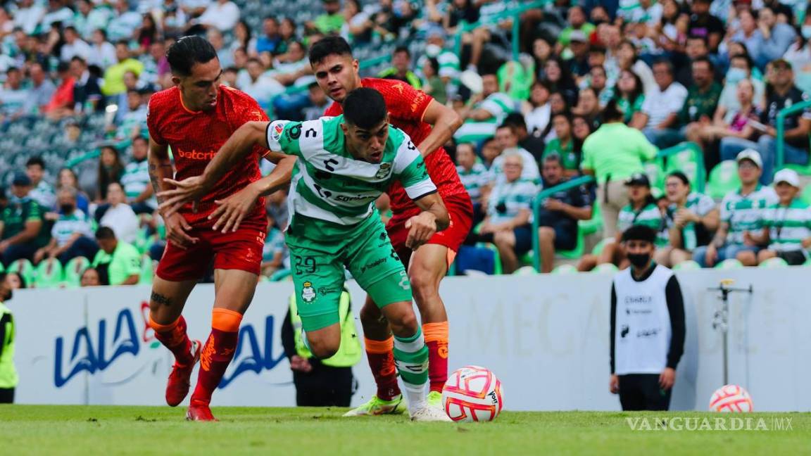 Santos acaricia la fiesta grande del futbol mexicano