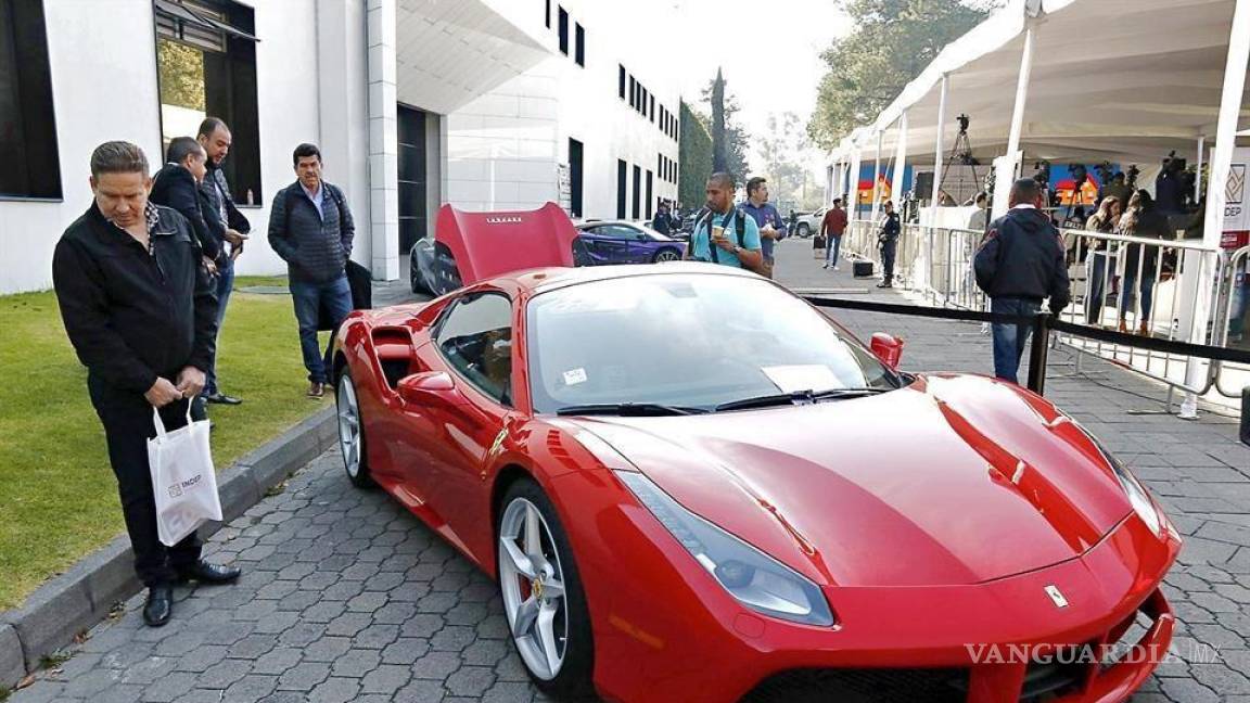 Funcionario evita destitución por venta de Ferraris en subasta del Indep