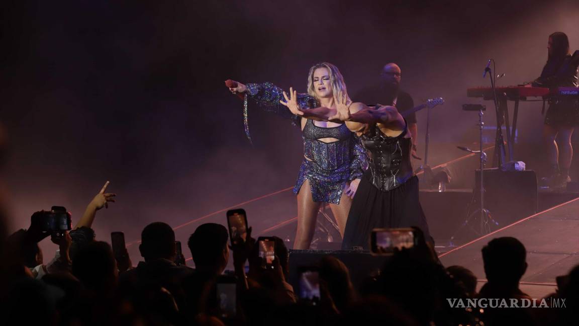 $!María José sorprendió a Saltillo con la presentación de su álbum LIBERTAD