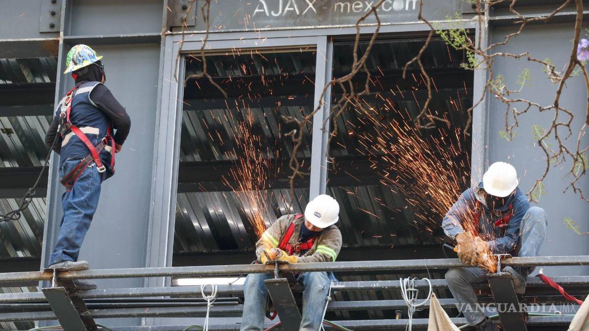 Ante caídas en la minería y manufactura, retrocedió la actividad industrial en México