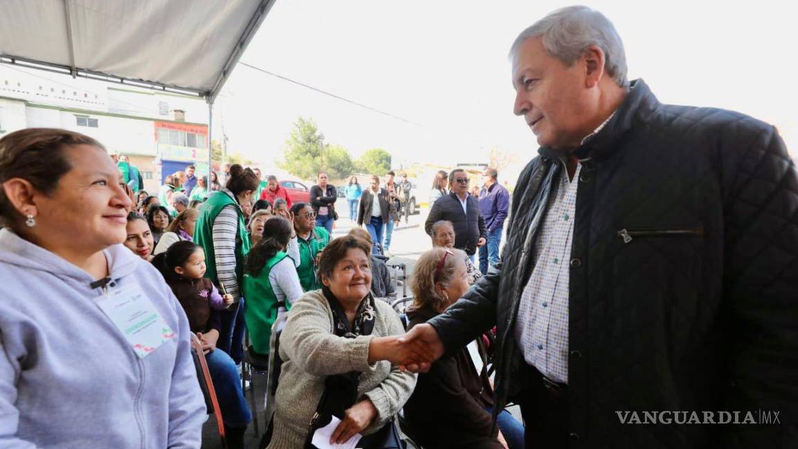 $!Los vecinos agradecieron la obra al alcalde José María Fraustro Siller.