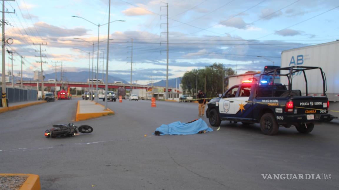 Muere joven repartidor al chocar contra camioneta, en Ramos Arizpe