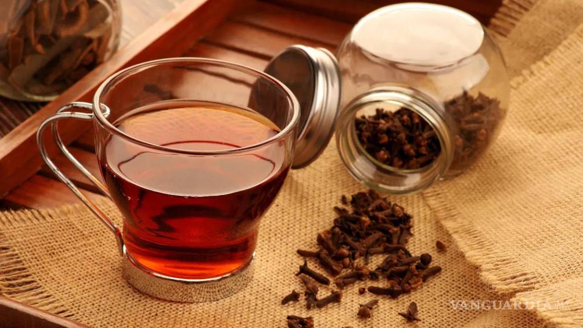Las maravillas del té de clavo de olor: te ayuda a bajar de peso, mejora la circulación sanguínea... ¡y te hace ver más joven!
