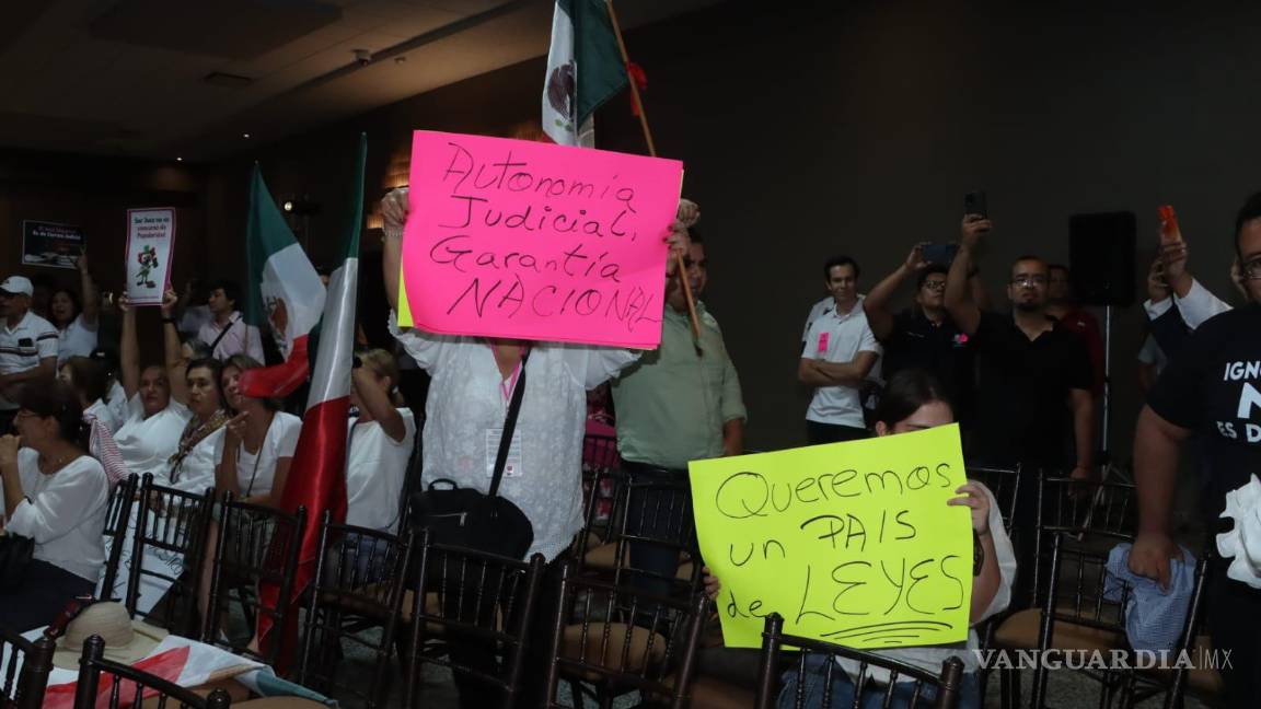 $!Los empleados de los poderes judiciales de Coahuila, Zacatecas y Nuevo León se manifestaron para ser tomados en cuenta.