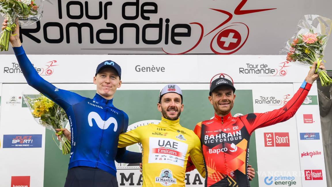 $!En la izquierda se encuentra el segundo lugar, Matteo Jorgenson (Movistar) de EUA, en el centro está situado Adam Yates (UAE Team Emirates) de Gran Bretaña y, finalmente, en el tercer puesto se ubica Damiano Caruso (Bahrain Victorious) de Italia.