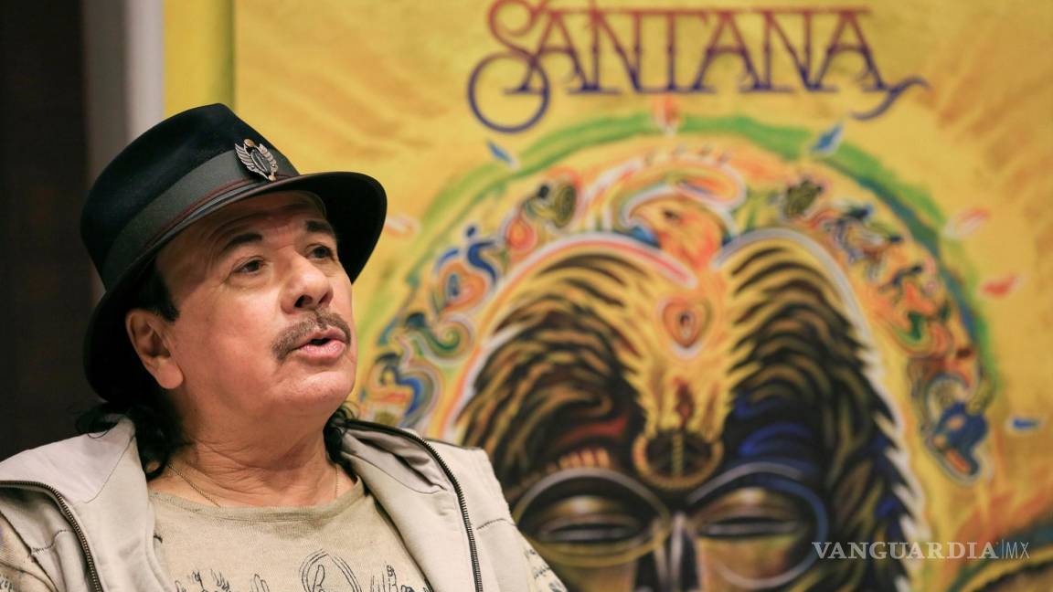 $!Carlos Santana el músico se recupera del desfallecimiento que sufrió sobre el escenario mientras actuaba en Michigan, tras sufrir un golpe de calor.