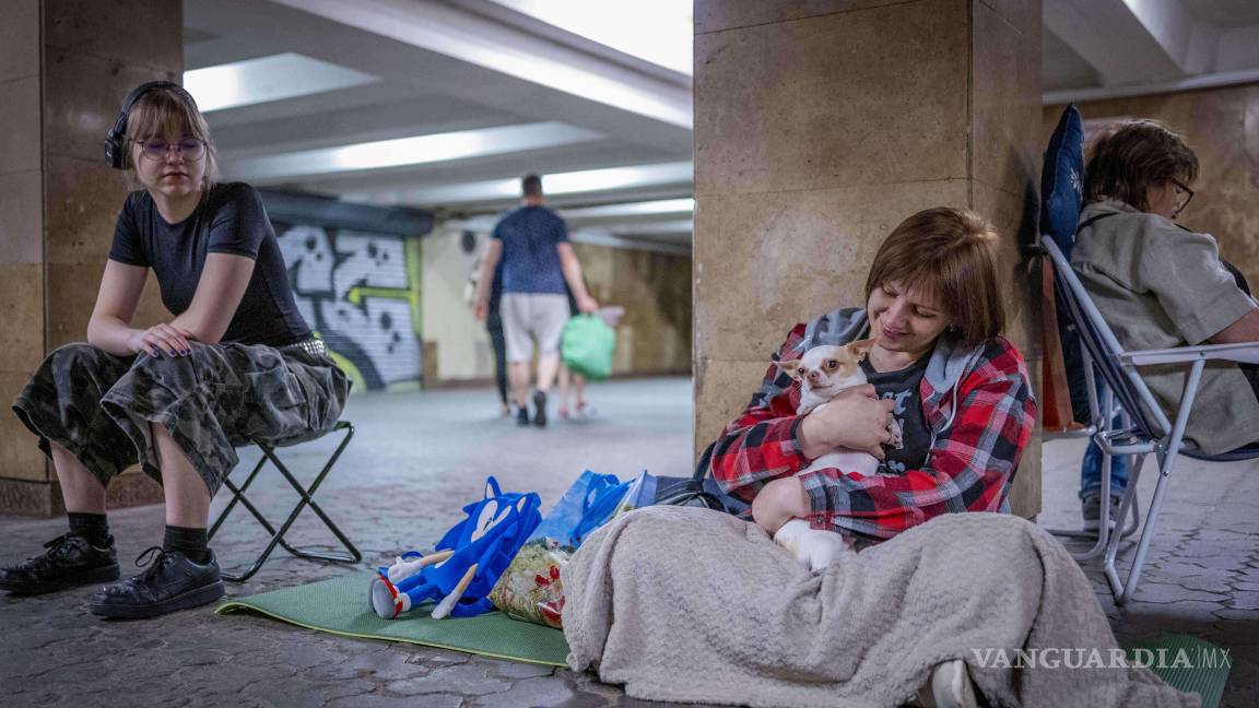 Rusia y Ucrania intercambian ataques con drones; causan interrupciones en vuelos de aeropuerto ruso