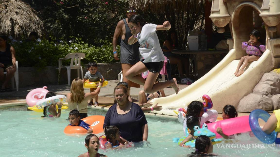 Adelantan vacaciones en Saltillo con aumento en visitas a parque acuático