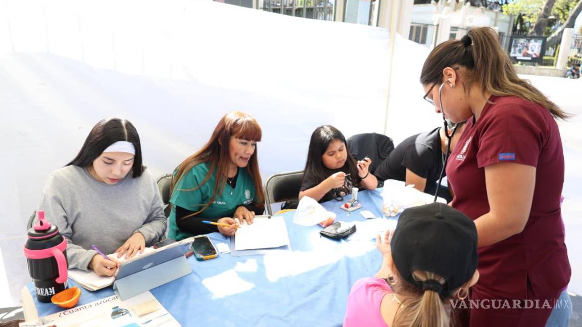 $!Se ofrecieron servicios gratuitos de salud como detección de diabetes e hipertensión.