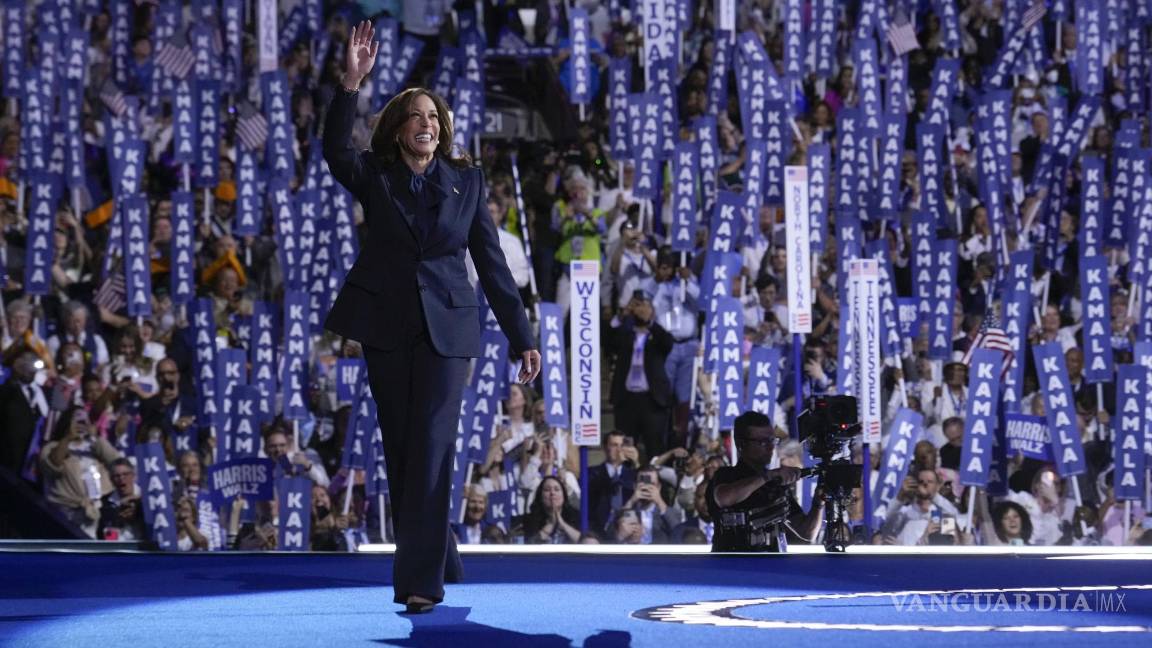 $!La candidata presidencial demócrata, la vicepresidenta Kamala Harris, llega para hablar en el último día de la Convención Nacional Demócrata en Chicago.