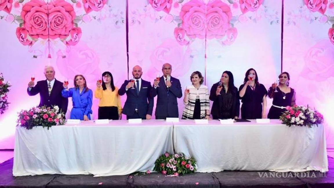 $!Con la presencia del alcalde de Monclova, se llevó a cabo la ceremonia civil.