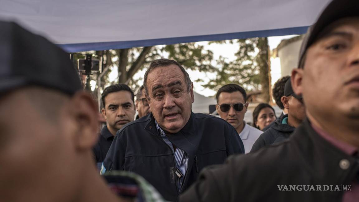 EU prohíbe la entrada a Alejandro Giammattei, expresidente de Guatemala