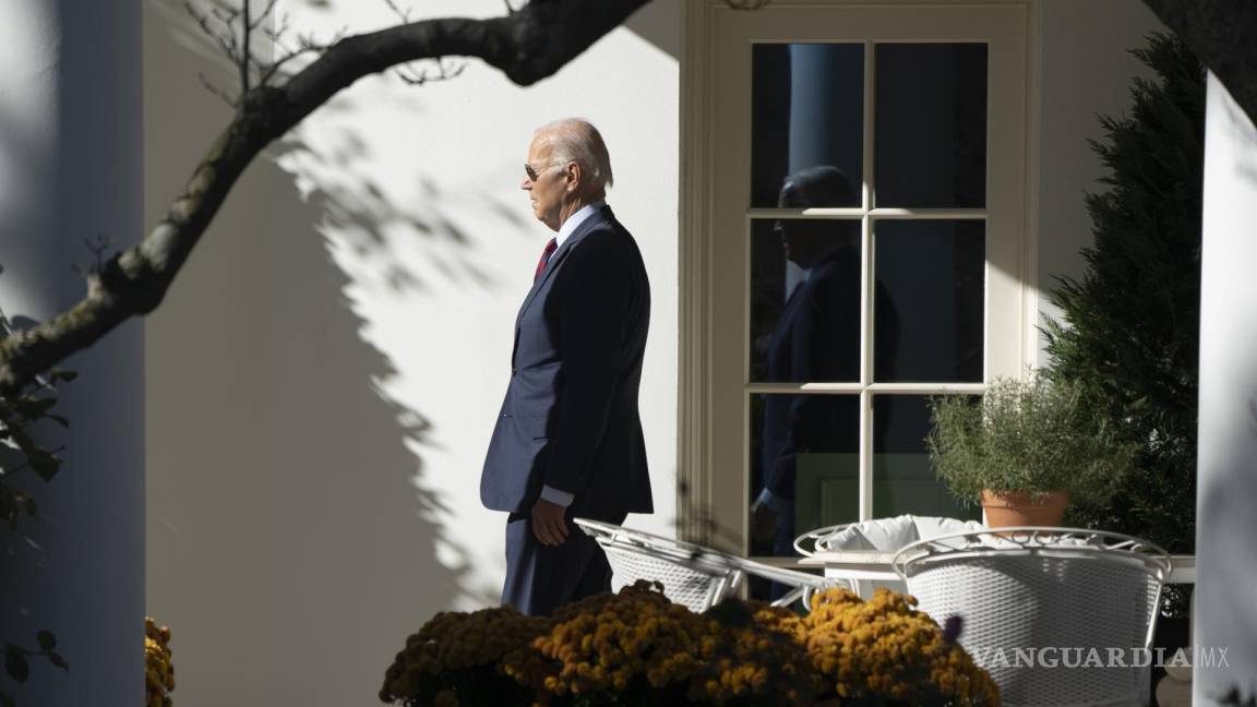 Joe Biden firma una iniciativa temporal de gastos con la que se evita el cierre del gobierno