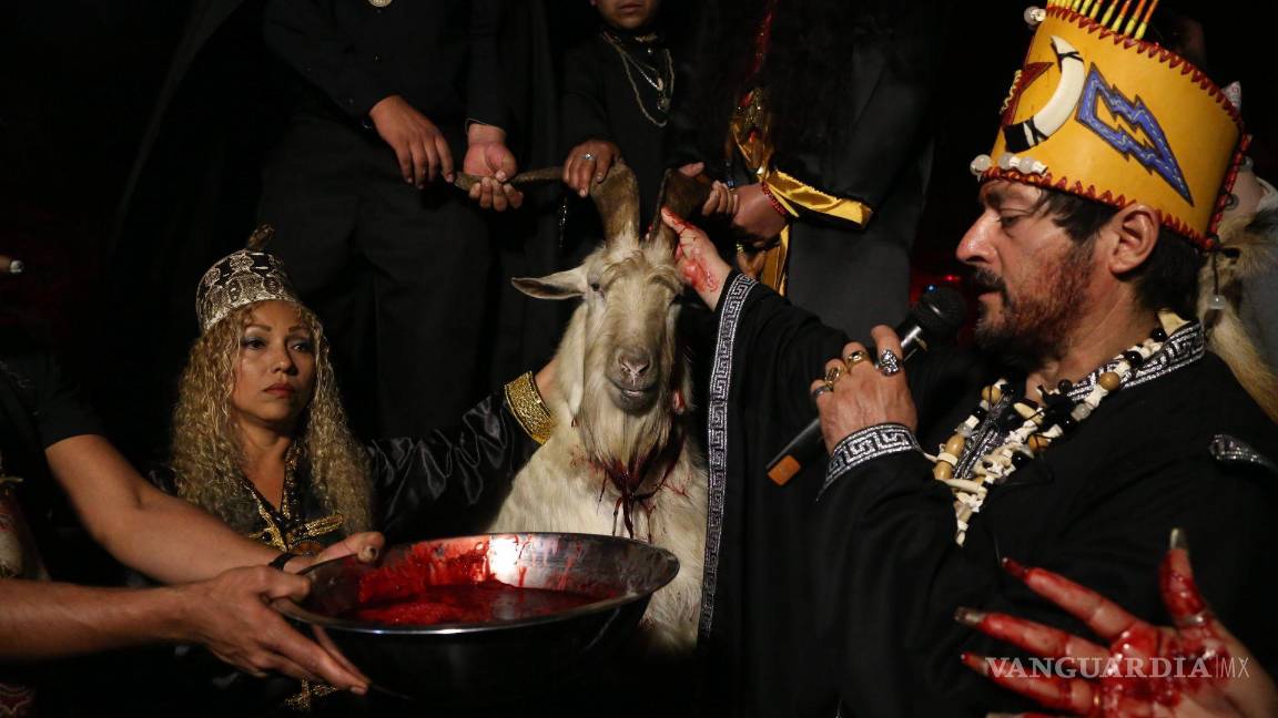 $!El Día del Brujo, celebrado cada 6 de marzo en Catemaco, Veracruz, es una festividad que honra las tradiciones ancestrales relacionadas con la magia, el misticismo y la curandería.