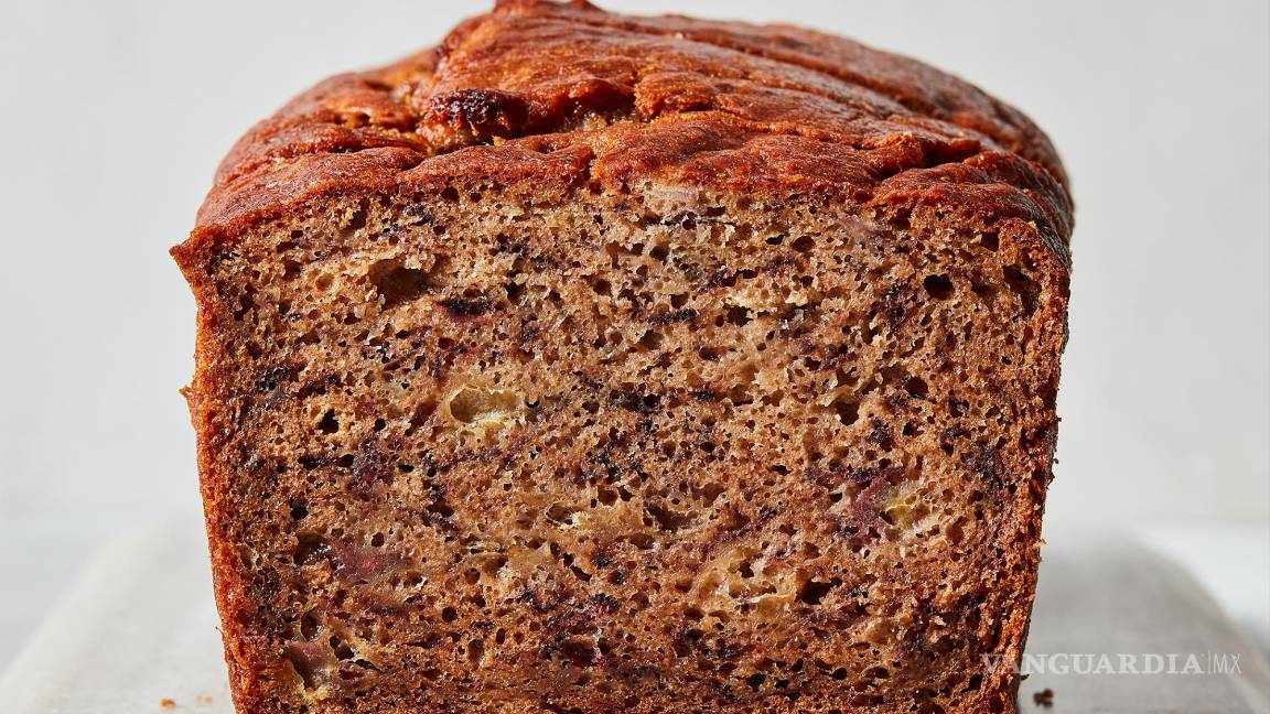 $!Siéntete libre de mezclar 1 taza de nueces picadas o chispas de chocolate.