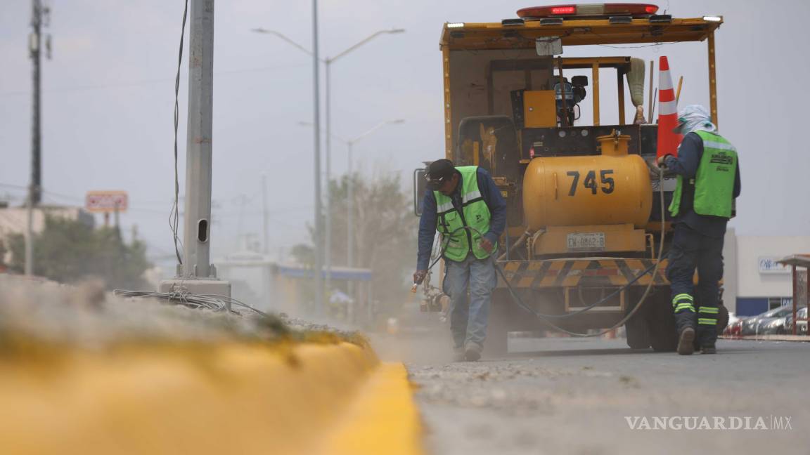 $!La pintura de cunetas y delimitación de carriles, es uno de los detalles por concluir.