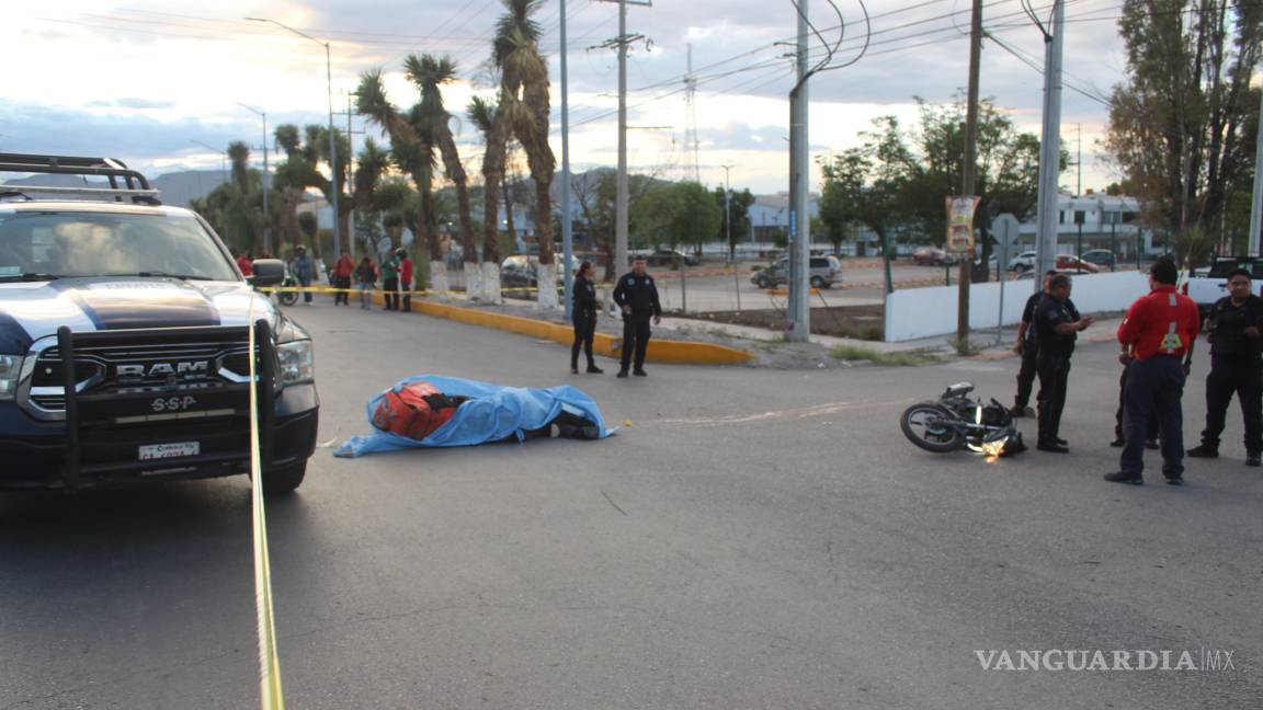Muere joven repartidor al chocar contra camioneta, en Ramos Arizpe