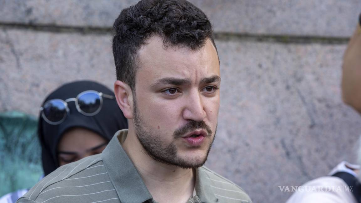 $!Mahmoud Khalil, un estudiante de posgrado de la Universidad de Columbia que enfrenta la deportación por participar en protestas propalestinas en el campus.