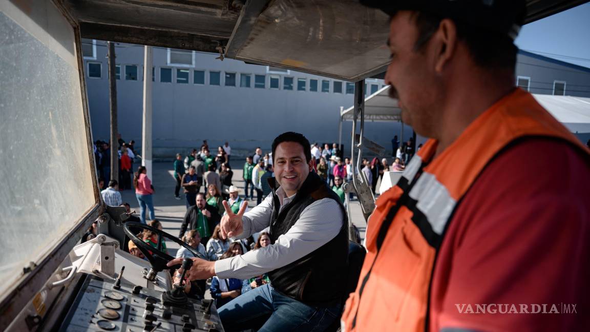 $!Autoridades y vecinos celebraron el inicio de la obra, que mejorará la vialidad en uno de los sectores de mayor circulación de Saltillo.