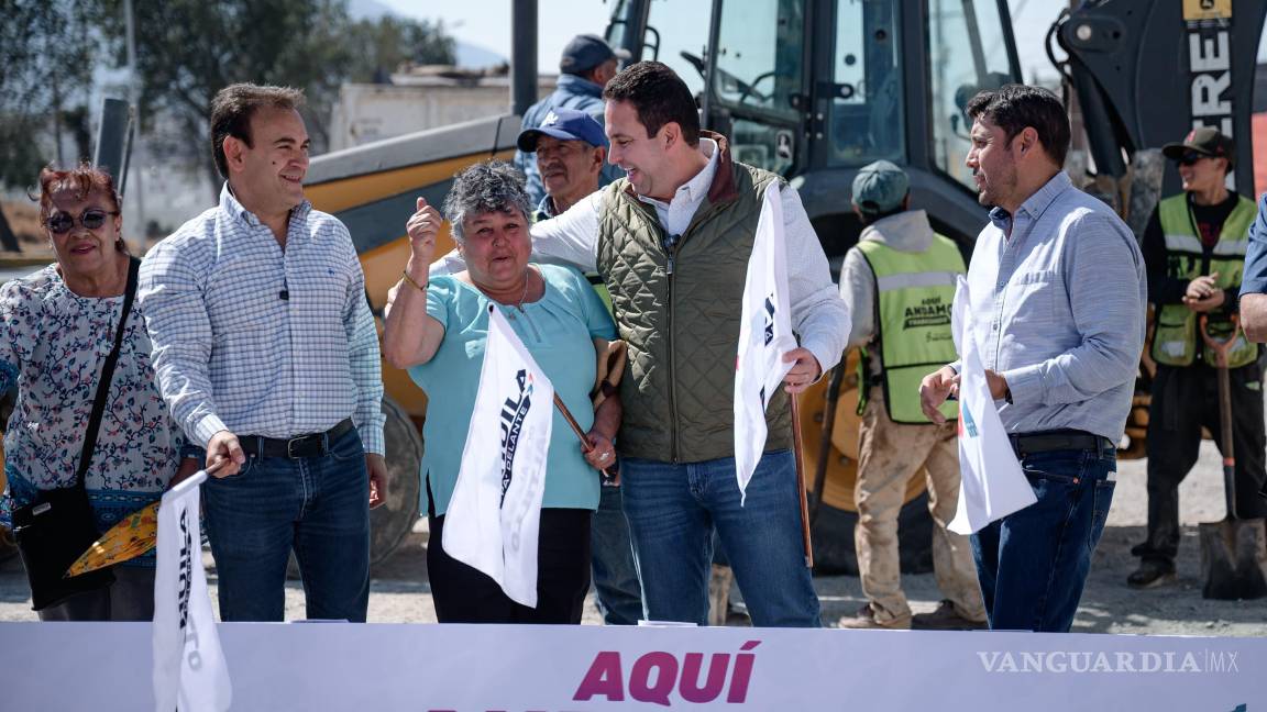 ‘Aquí todo parejo’; lleva Alcalde de Saltillo obras de pavimentación a la colonia Flores Magón