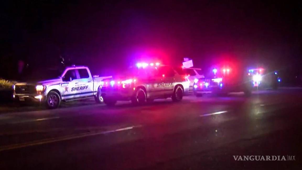 $!Cinco de las víctimas salieron disparadas de la camioneta tras ser impactados por el tren.