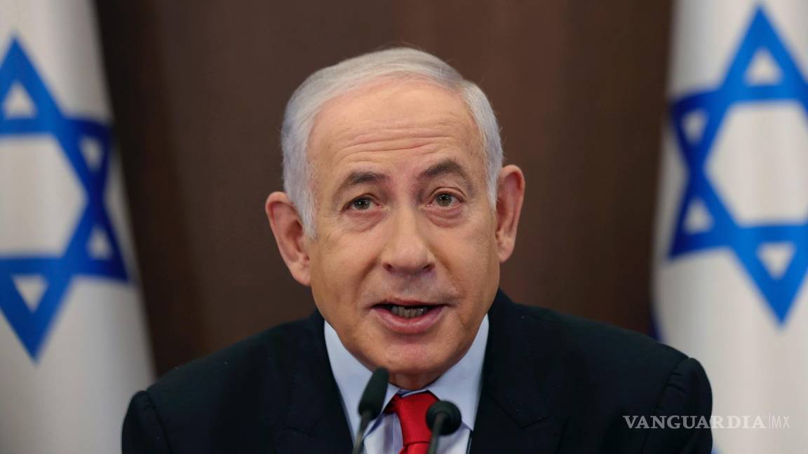 $!El Primer Ministro israelí, Benjamin Netanyahu, asiste a la reunión semanal del gabinete en la oficina del primer ministro en Jerusalén.