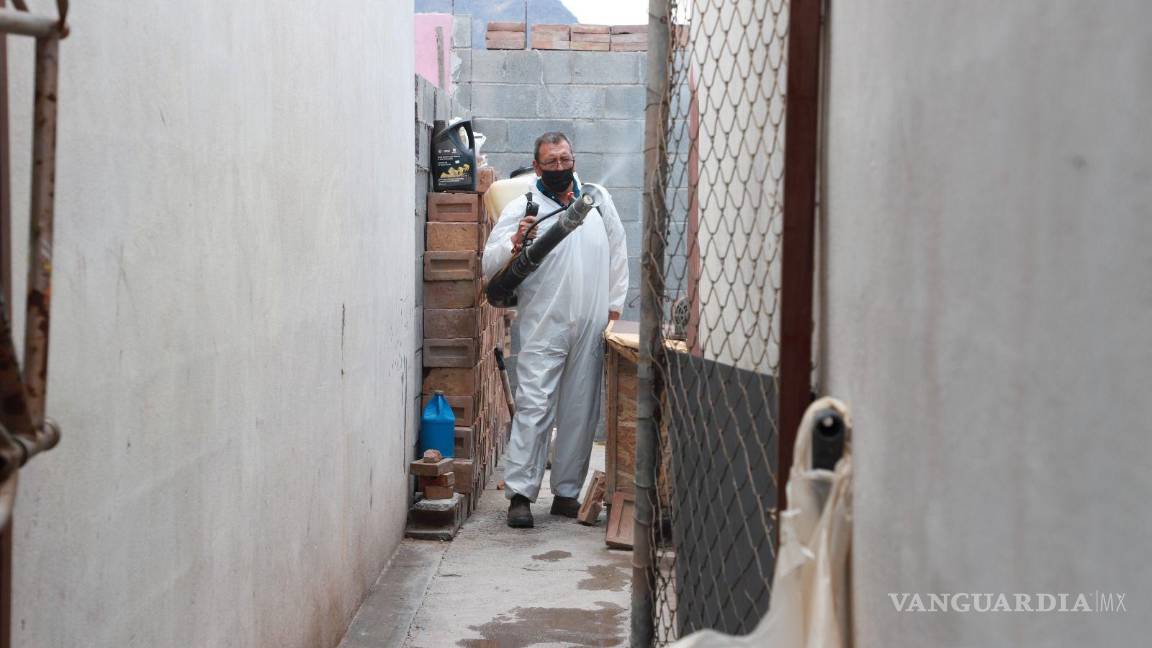 $!Carrillo González destaca que si se sospecha de una picadura de garrapata y se presentan síntomas como fiebre, dolor de cabeza, náuseas, dificultad para respirar, tos, vómito y dolor muscular, es necesario acudir de inmediato al médico.