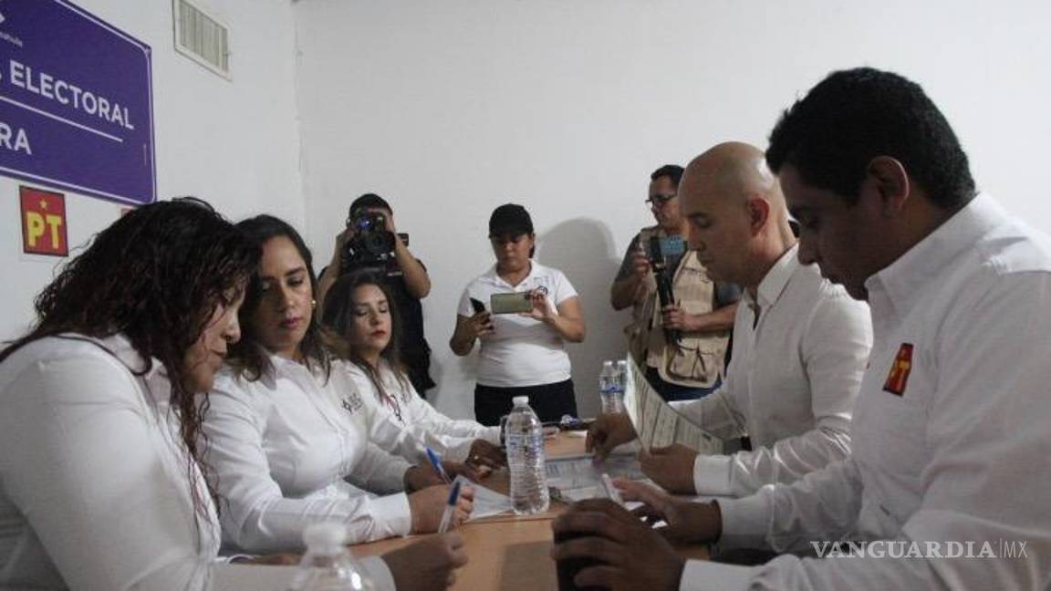 $!El IEC local fue el encargado de recibir los documentos requeridos como requisito para aspirar a la alcaldía.