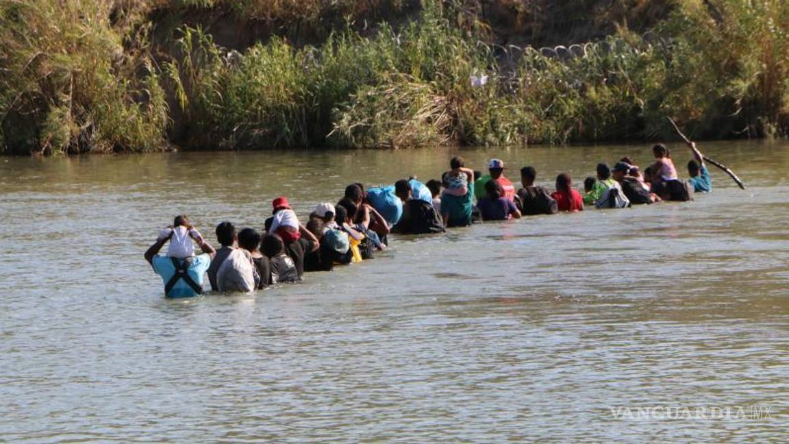 $!Un primer grupo de migrantes venezolanos inicia su travesía.