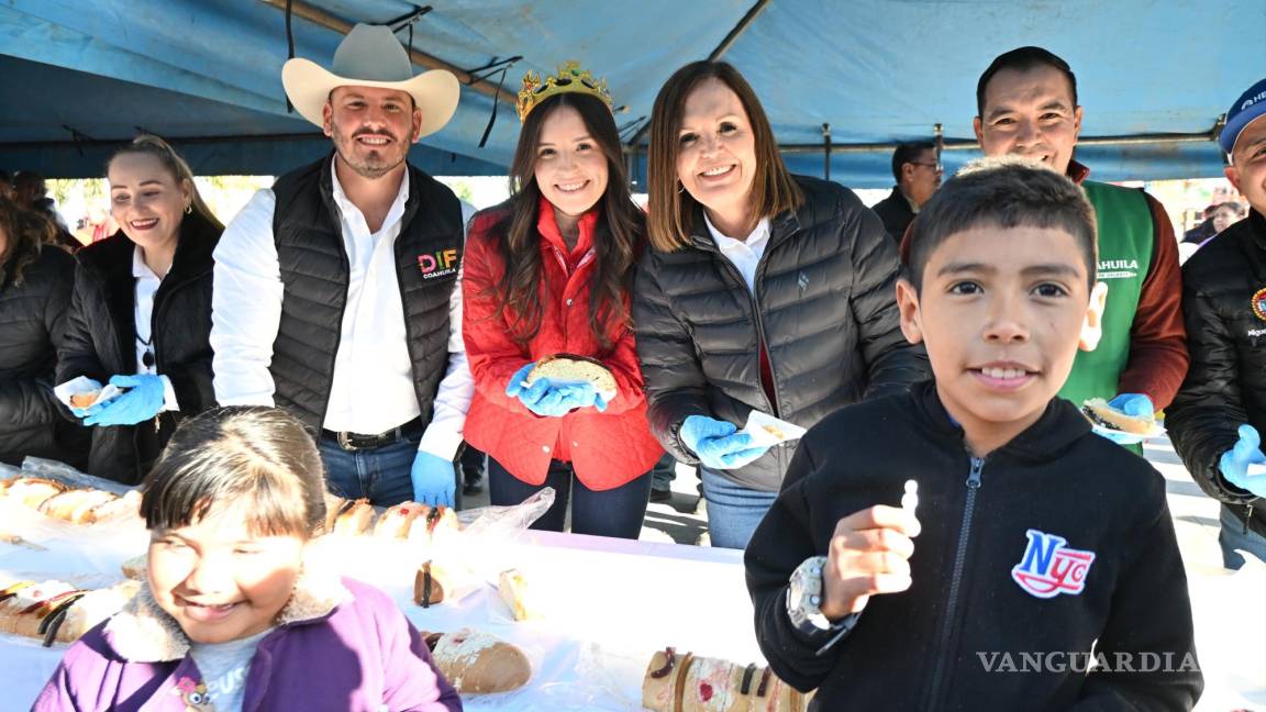 Celebran el Día de Reyes en Frontera con mega rosca; alcaldesa convive con las familias