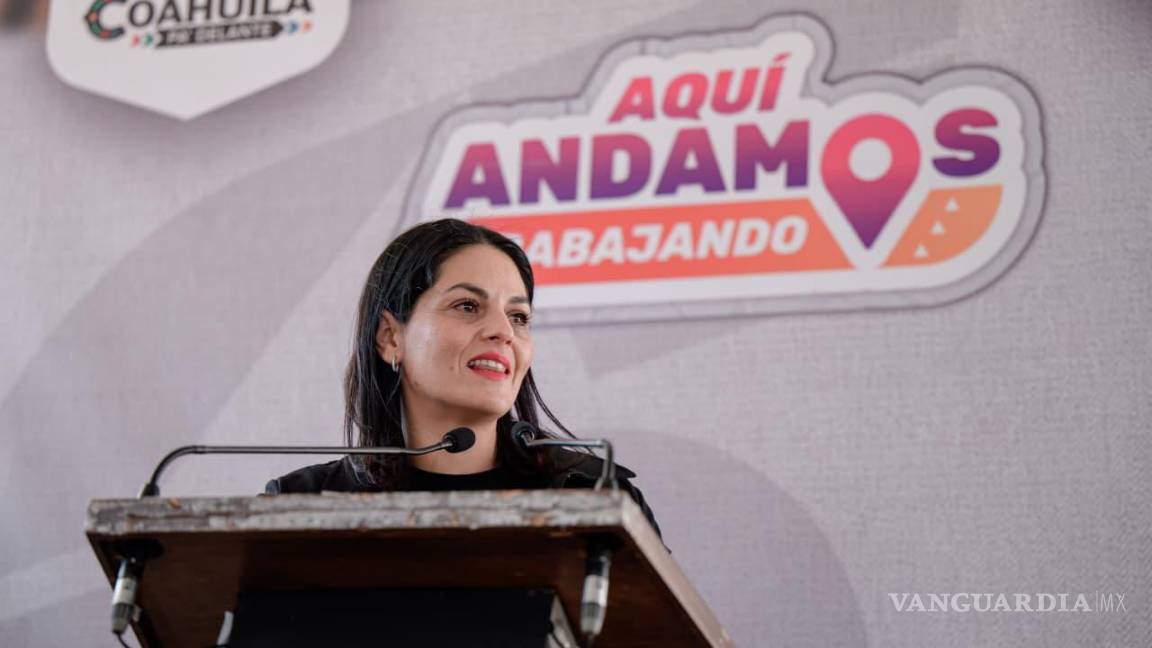 $!La diputada presidenta de la Junta de Gobierno del Congreso del Estado, Luz Elena Morales, destacó el trabajo coordinado entre el Gobierno de Saltillo y el Gobierno de Coahuila para impulsar obras que beneficien directamente a estudiantes.