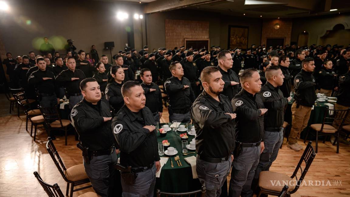 $!Los elementos de los distintos grupos de la Comisaría de Seguridad y Protección Ciudadana, fueron festejados en un salón de eventos del norte de la ciudad.