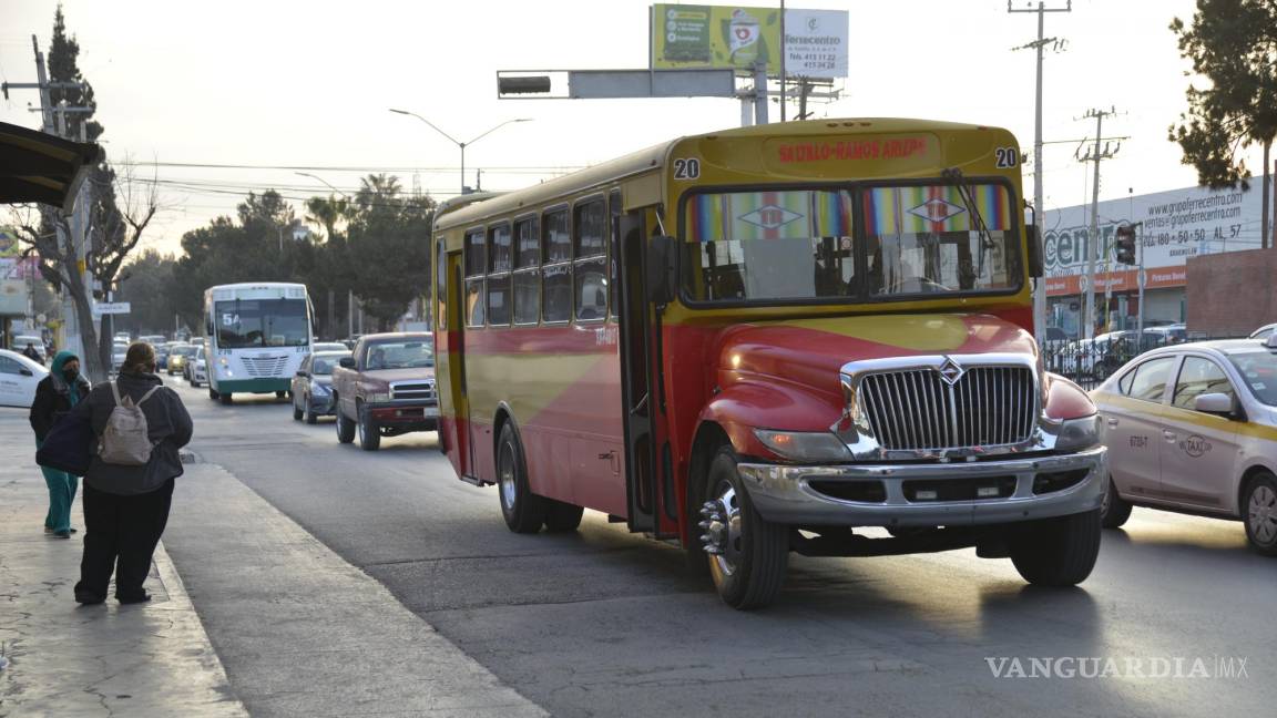 ¿Caminito de la escuela? Estudiantes de Saltillo reportan traslados de más de una hora a la UTC de Ramos Arizpe