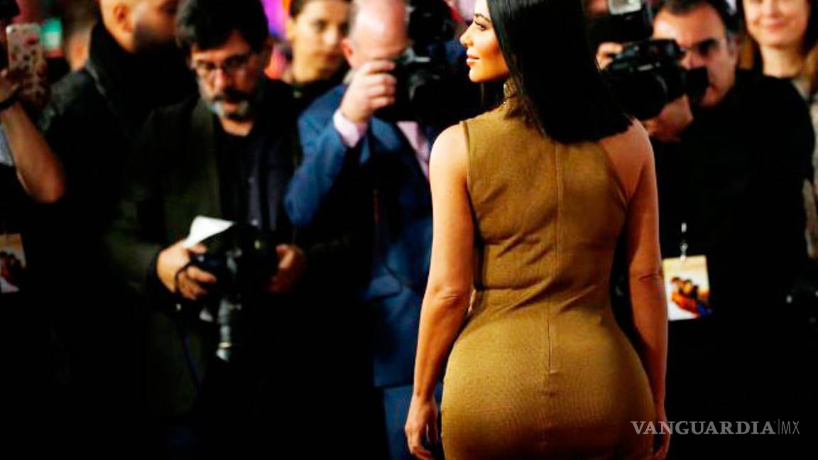 $!Kim Kardashian, una voluptuosa Cleopatra de curvas doradas