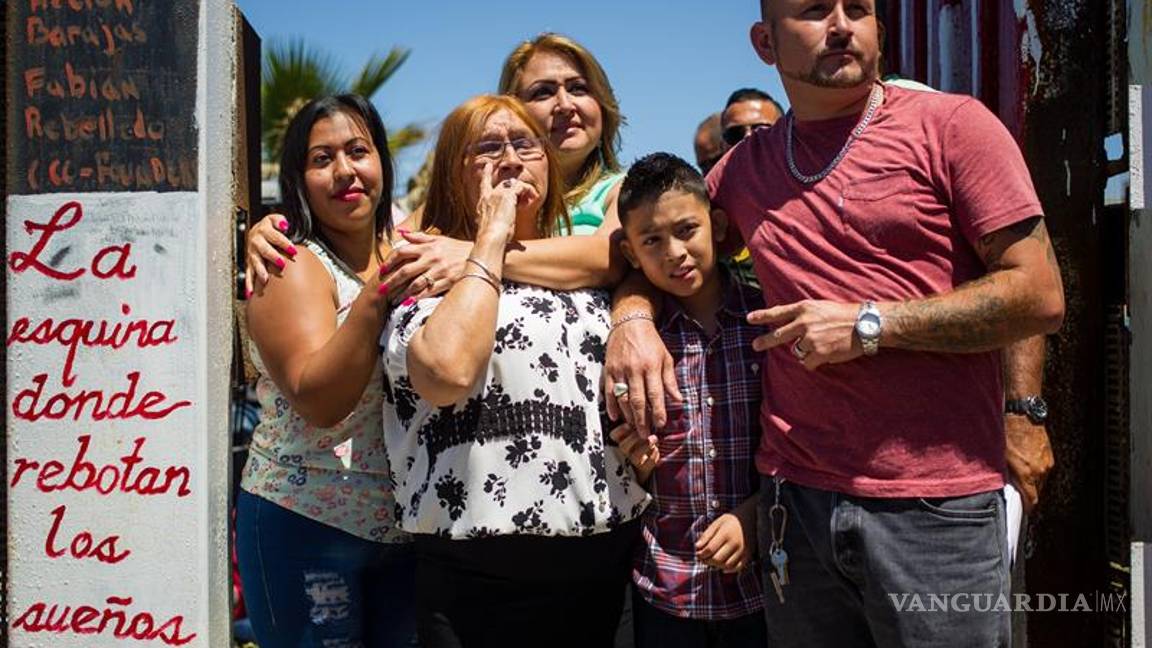 $!Y en el día 101 de Trump el muro se abrió... por un momento