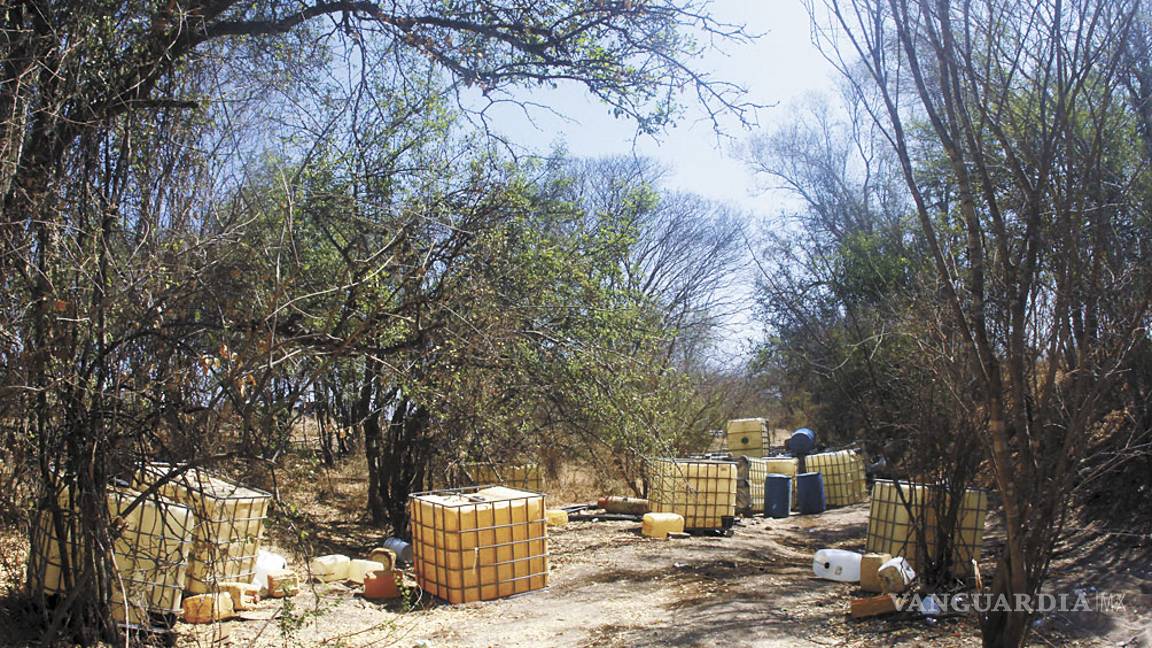 $!Con dinero, mujeres o armas, así controla "La Negra" las tomas clandestinas que roban gasolina a Pemex