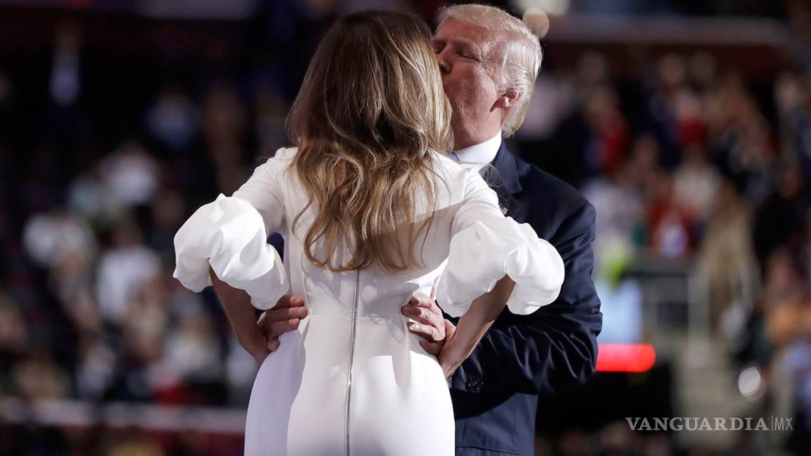$!La extraña 'aclaración' del plagio de Melania Trump a Michelle Obama