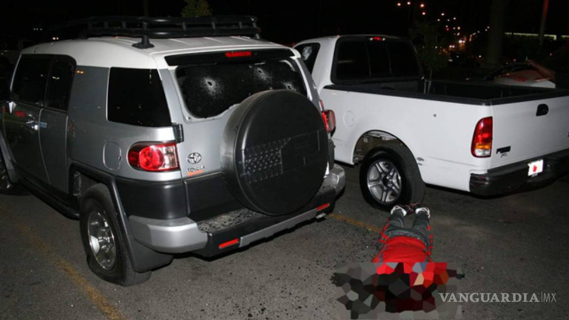 $!El día en que Culiacán se quedó sin rosa rojas un 10 de mayo... todas fueron para el funeral del hijo de 'El Chapo' Guzmán, asesinado de 500 disparos