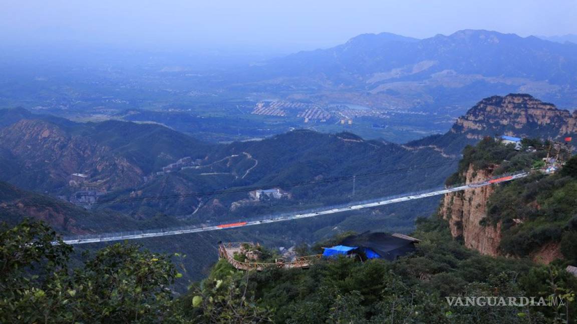 China tiene el puente de cristal más largo del mundo (video)